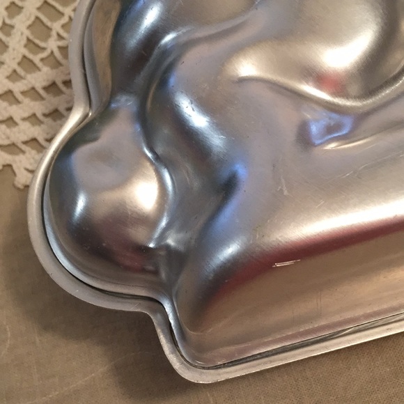 Vintage 3D Bunny Rabbit Cake Pan Mold - Picture 12 of 15